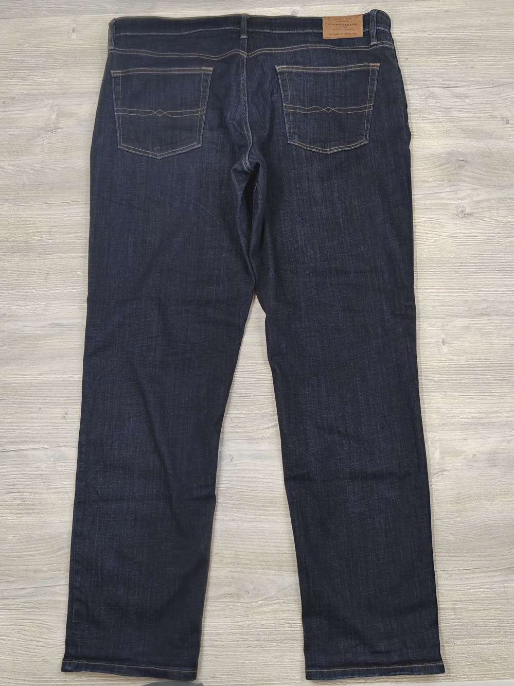 Lucky Brand 221 Straight Jeans Mens 42x34 Dark Wash Blue Denim Coolmax Stretch
